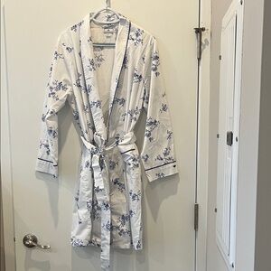 White Floral Cotton Robe with Blue Print